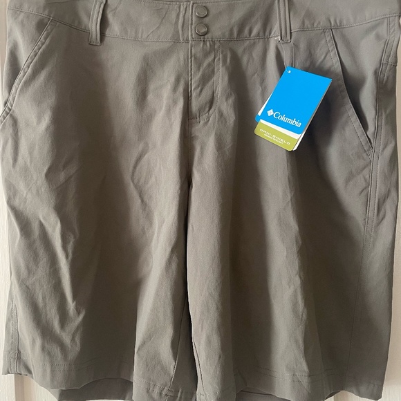 Columbia Omni Shield Arrowhead Long Shorts 16 - Picture 1 of 7